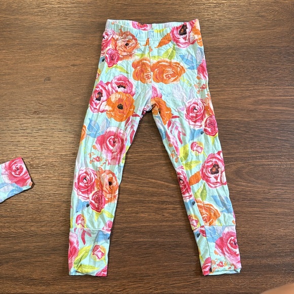 Gigi and Max 2 peice set - Picture 4 of 5